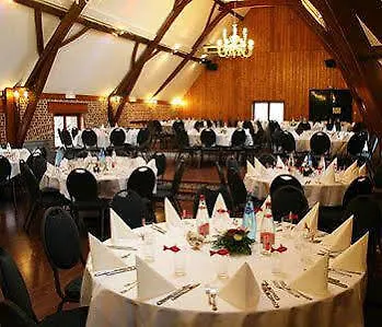 Le Domaine Des Cigognes Hotel Ennevelin