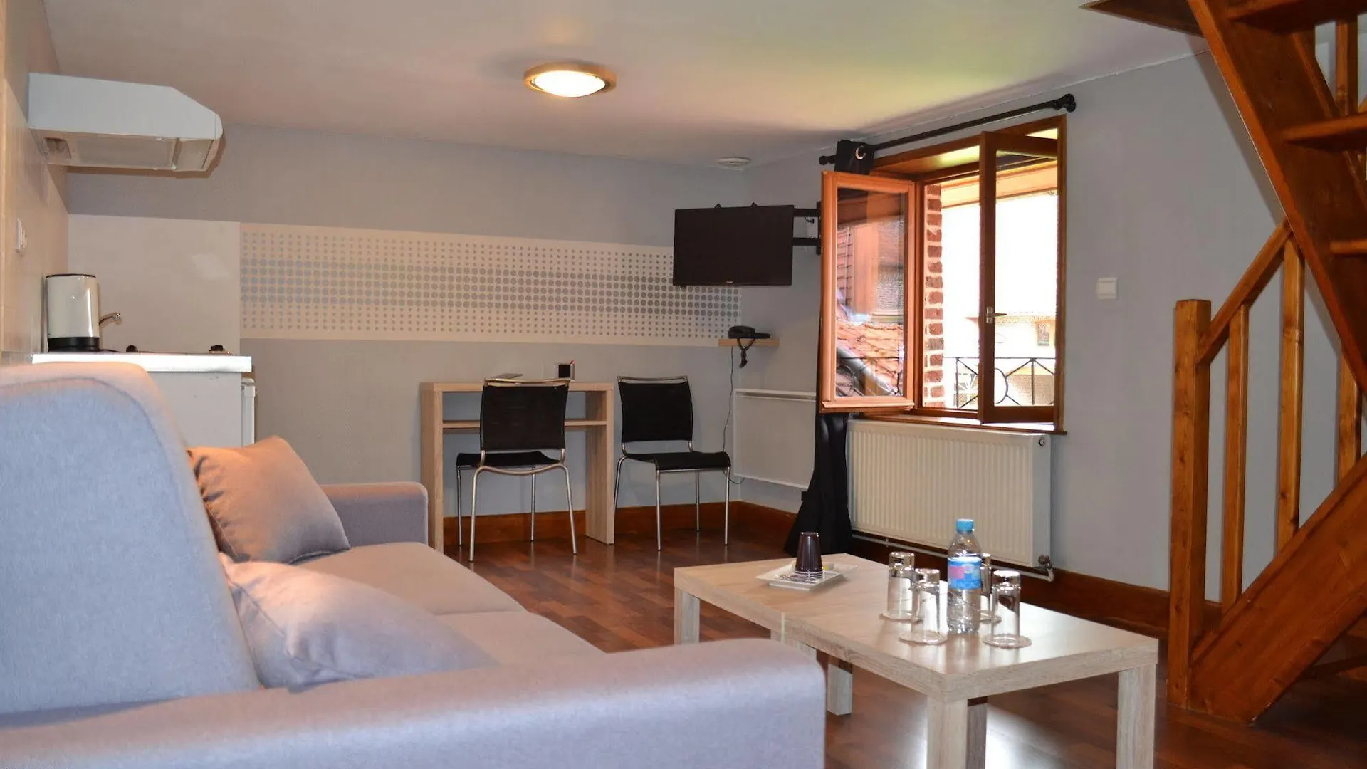 Le Domaine Des Cigognes Hotel Ennevelin
