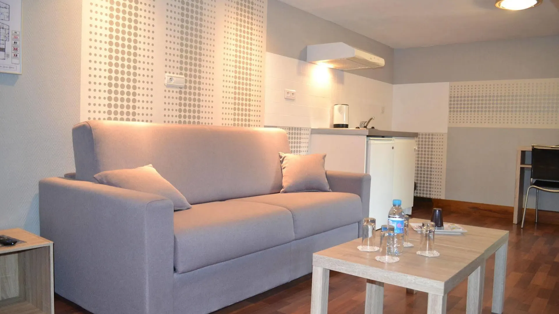 Le Domaine Des Cigognes Hotel Ennevelin